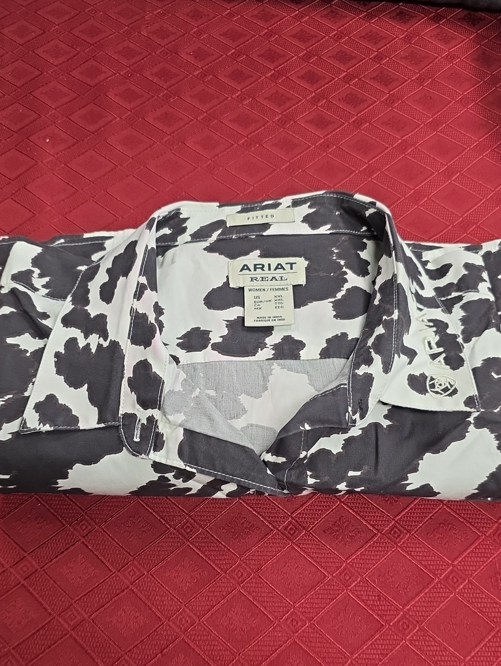 Ariat Black and White Patterned Fitted Button-Down Shirt